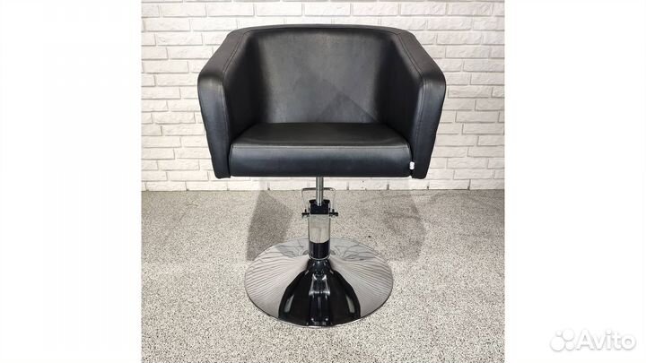 Парикмахерское кресло