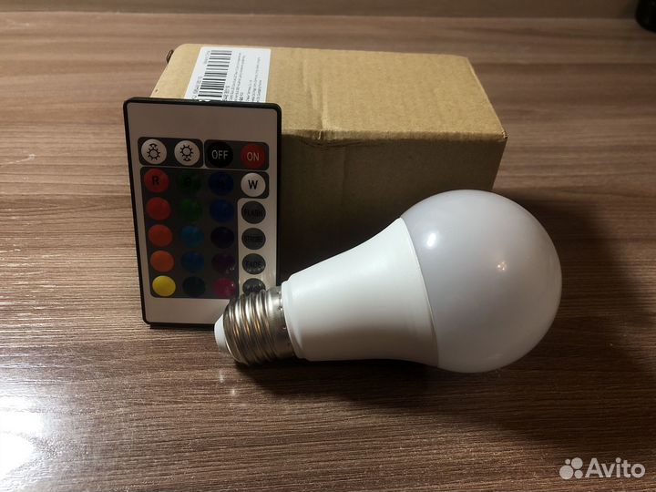 Светодиодная лампа RGB с пультом