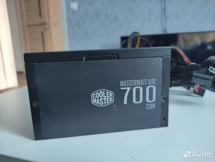 Cooler Master 700w (masterwatt lite)