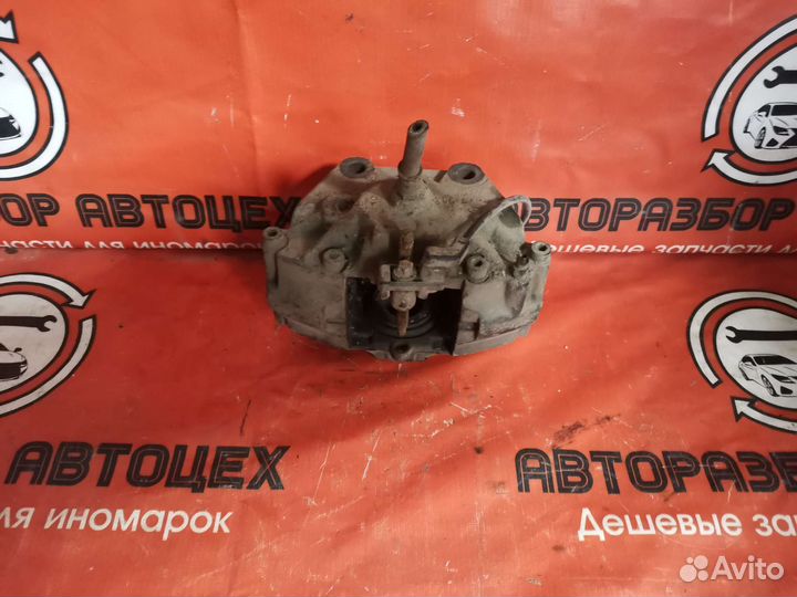 Суппорт задний правый Mercedes Benz w220