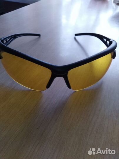 Солнцезащитные очки