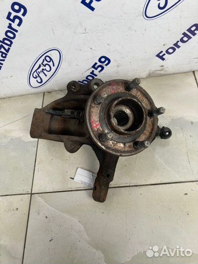 Кулак поворотный передний правый Ford Focus 3 CB8