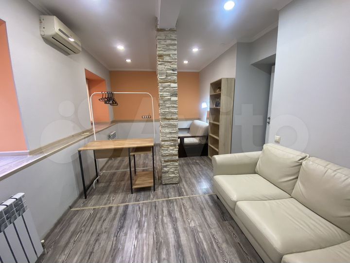 Комната 15 м² в 5-к., 1/2 эт.