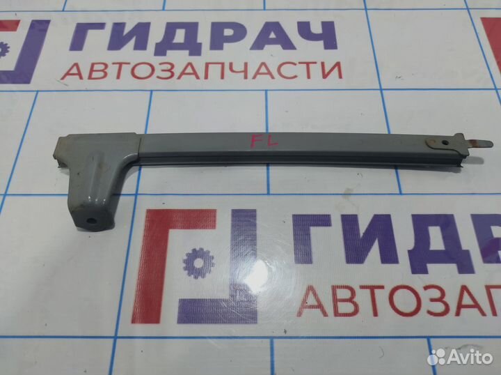 Направляющая стекла двери передняя левая Toyota La