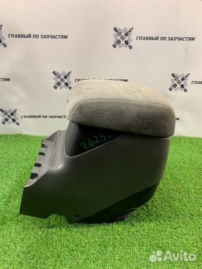 Подлокотник Mitsubishi Pajero V75W 6G74 1999