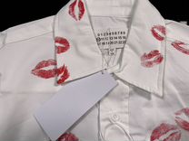 Рубашка Maison Margiela с поцелуями