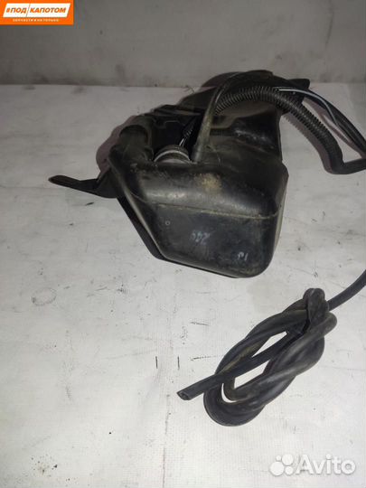 Бачок омывателя передний Chevrolet Cruze 13260579