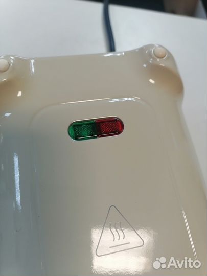 Вафельница для бельгийских вафель Kitfort кт-1690