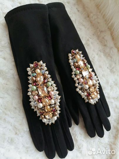 Перчатки с ручной вышивкой 