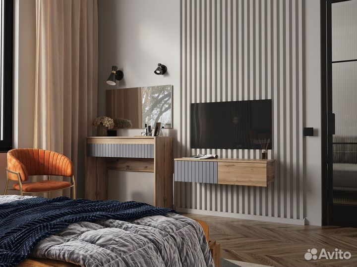 Макияжный стол с зеркалом