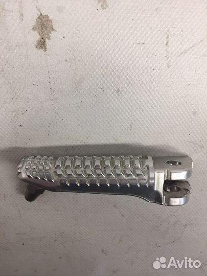 Упор ножка левая K67 s1000rr 2019-2022г