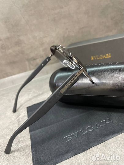 Очки солнцезащитные Bvlgari