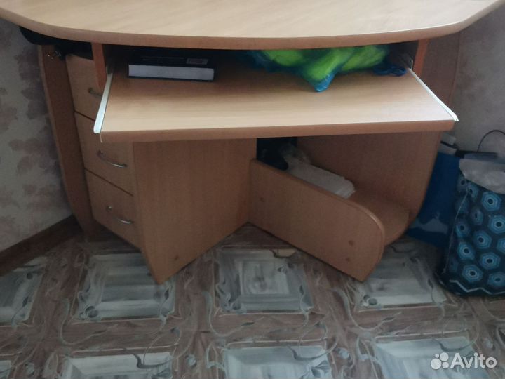 Компьютерный стол