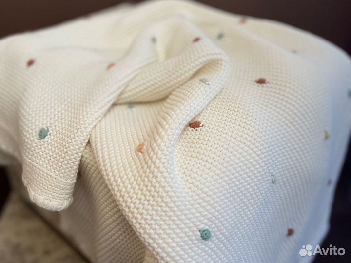 Плед детский вязаный с вышивкой