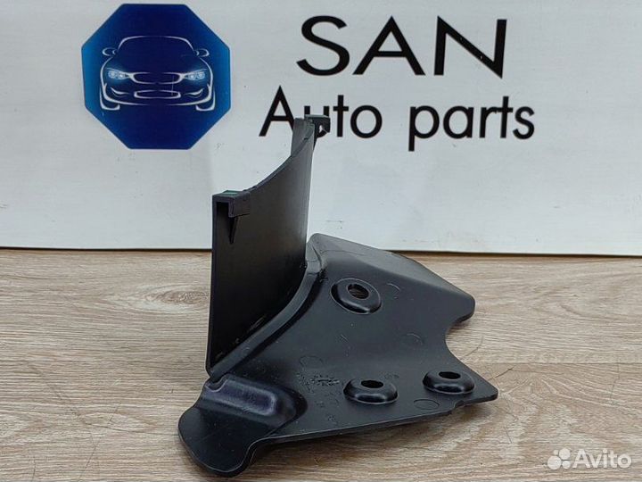 Защита днища кузова правая Bmw X5 Рест E70 рест