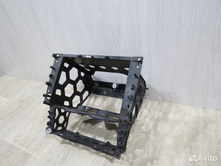 Рамка магнитолы Volkswagen Polo