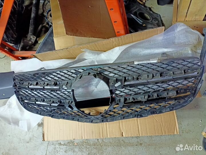 Mercedes GLC 2018 Решетка Радиатора