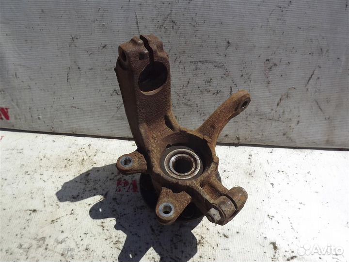 Кулак передний правый Форд Фиеста