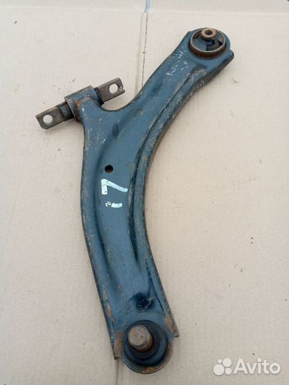Рычаг передний левый Nissan Qashqai (J10)