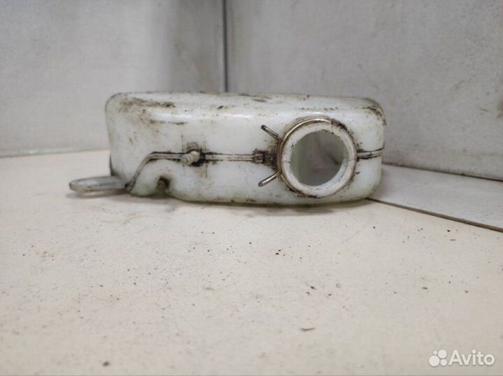 Бачок омывателя Mitsubishi Pajero Sport 1 1998