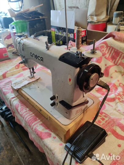 Швейная машина Алеся