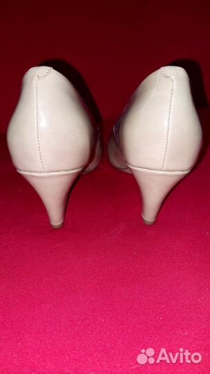 Новые Туфли лаковые от Tamaris Германия 36-37 р