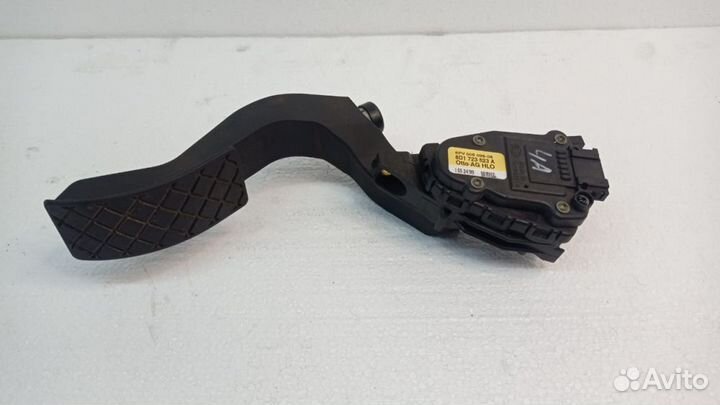 Педаль газа Passat B5 / A4 B5 / A6 C5 8D1723523A