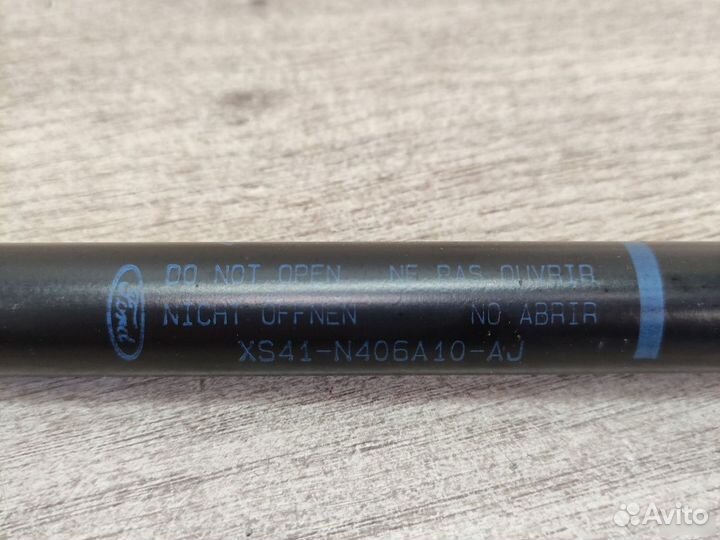 Амортизатор двери багажника Ford Focus 1