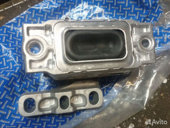 Подушка двс правая