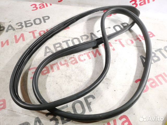 Уплотнительная резинка боковой двери передняя