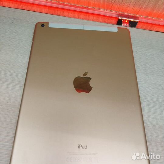 Планшет Apple iPad (5-го поколения) (2017)