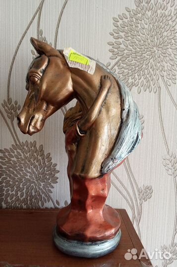 Статуэтка Девушка с конём