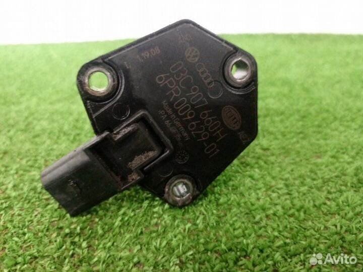 Датчик уровня масла в двигателе Audi A5 S5