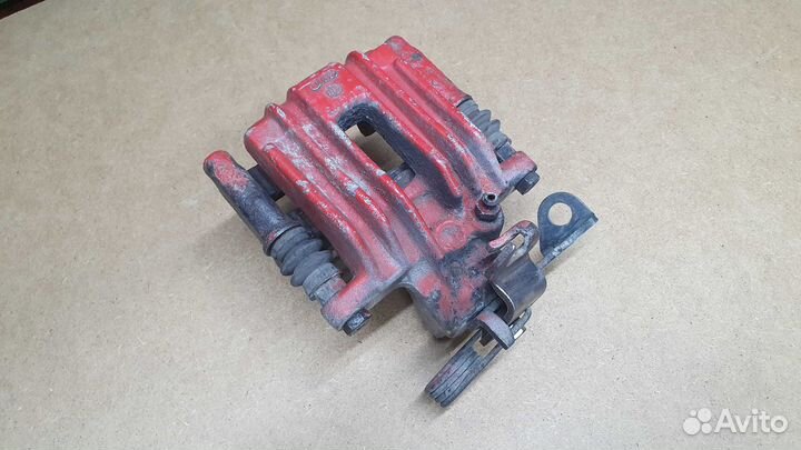 Суппорт со скобой задний audi a6 c5