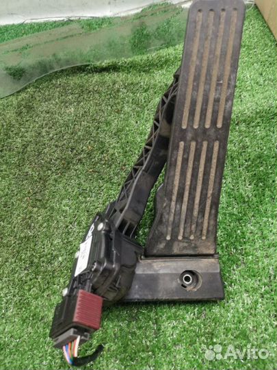 Педаль газа Hyundai Santa-Fe 2 SUV 2.2 дизель D4HB