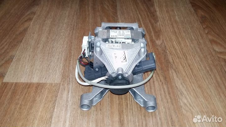 Мотор для стиральной машины Indesit на 6 кг