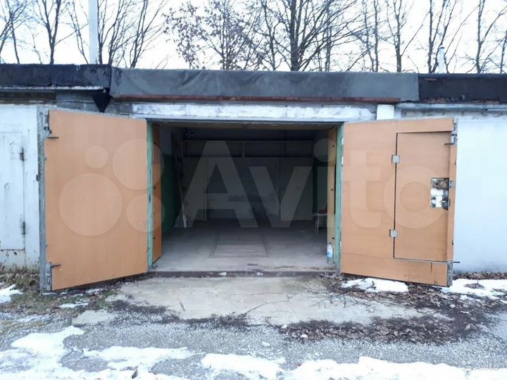 Гараж, > 30 м²