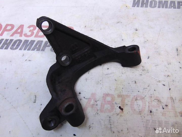 Кронштейн кпп для Toyota Corolla Runx 2001-2006г