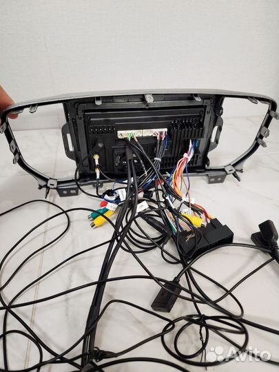 Магнитола Teyes CC2 Plus