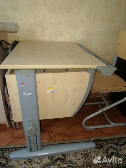 Растущая парта и стул деми