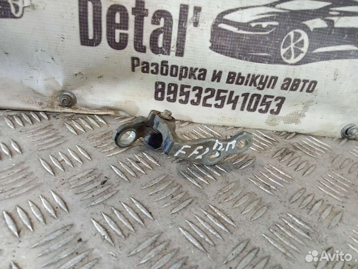 Петля двери передняя правая ford focus 2