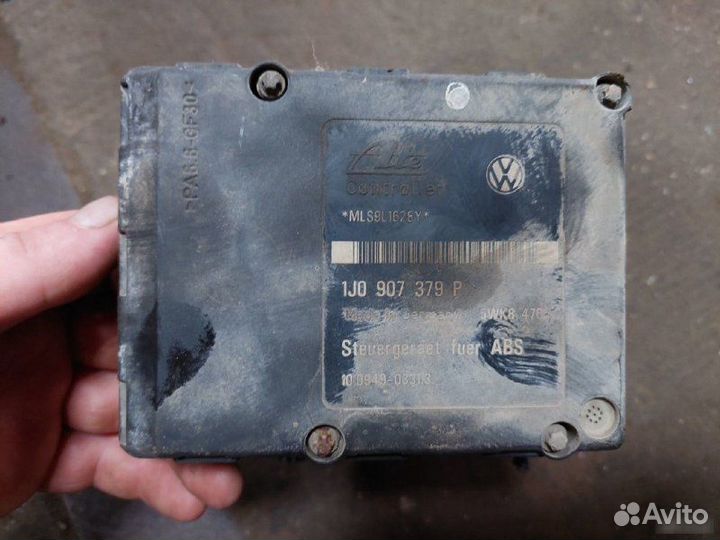 Блок ABS Volkswagen Golf 4