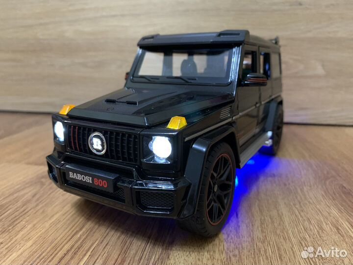 Машинка Мерс Гелик большой 28см с выхлопом