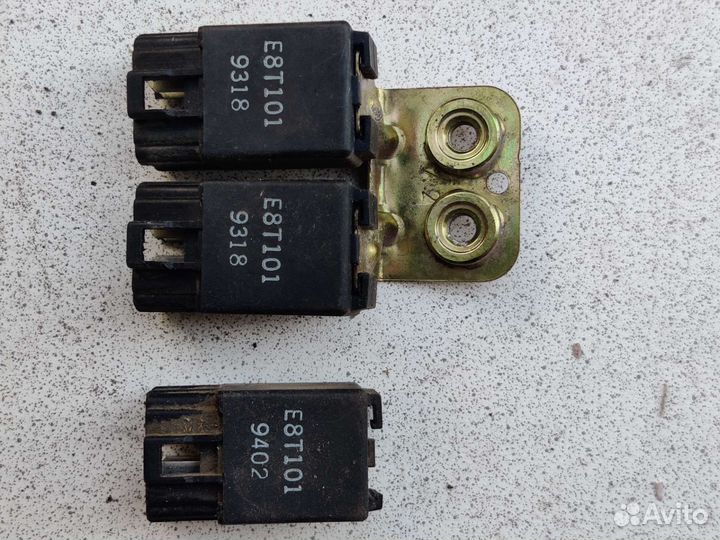 Реле бензонасоса Митсубиси E8T101