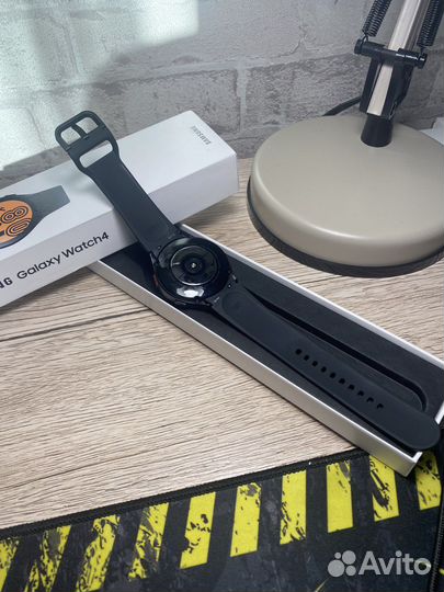 Часы samsung watch 4