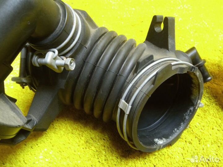 Патрубок воздушного фильтра передний Lexus