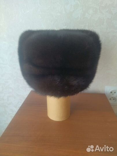 Мужская Норковая шапка c козырьком