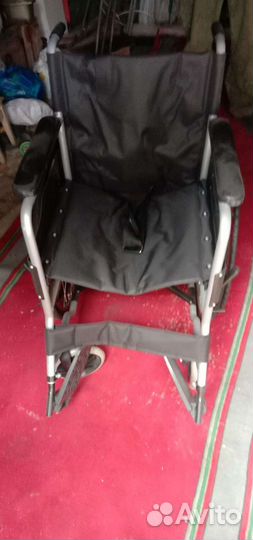 Инвалидная коляска новая,складная