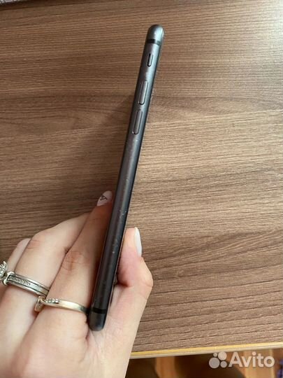 iPhone 8, 64 ГБ