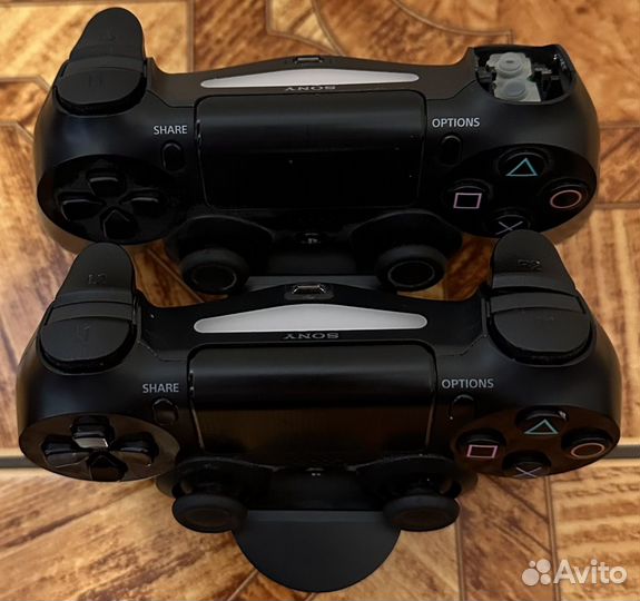 Sony PS4 с видеоиграми дисками